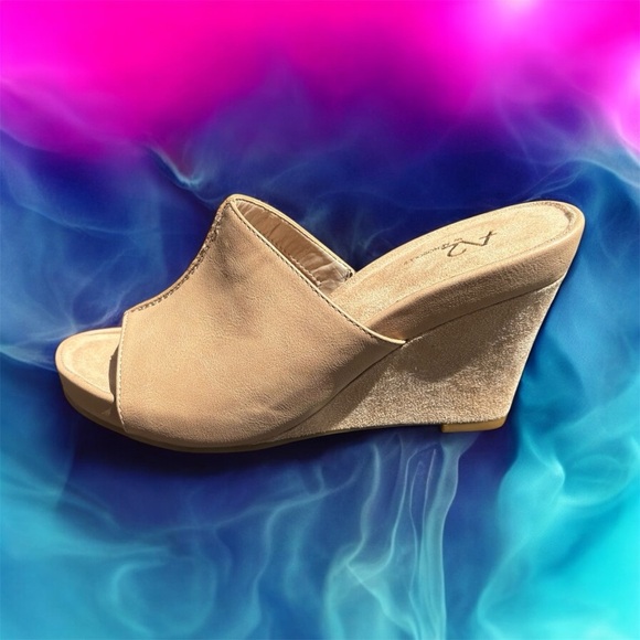 New A2 By Aerosoles Heart Plush Tan Vegan Leather Wedge Slide Sandals Woman's 8 - Picture 4 of 6